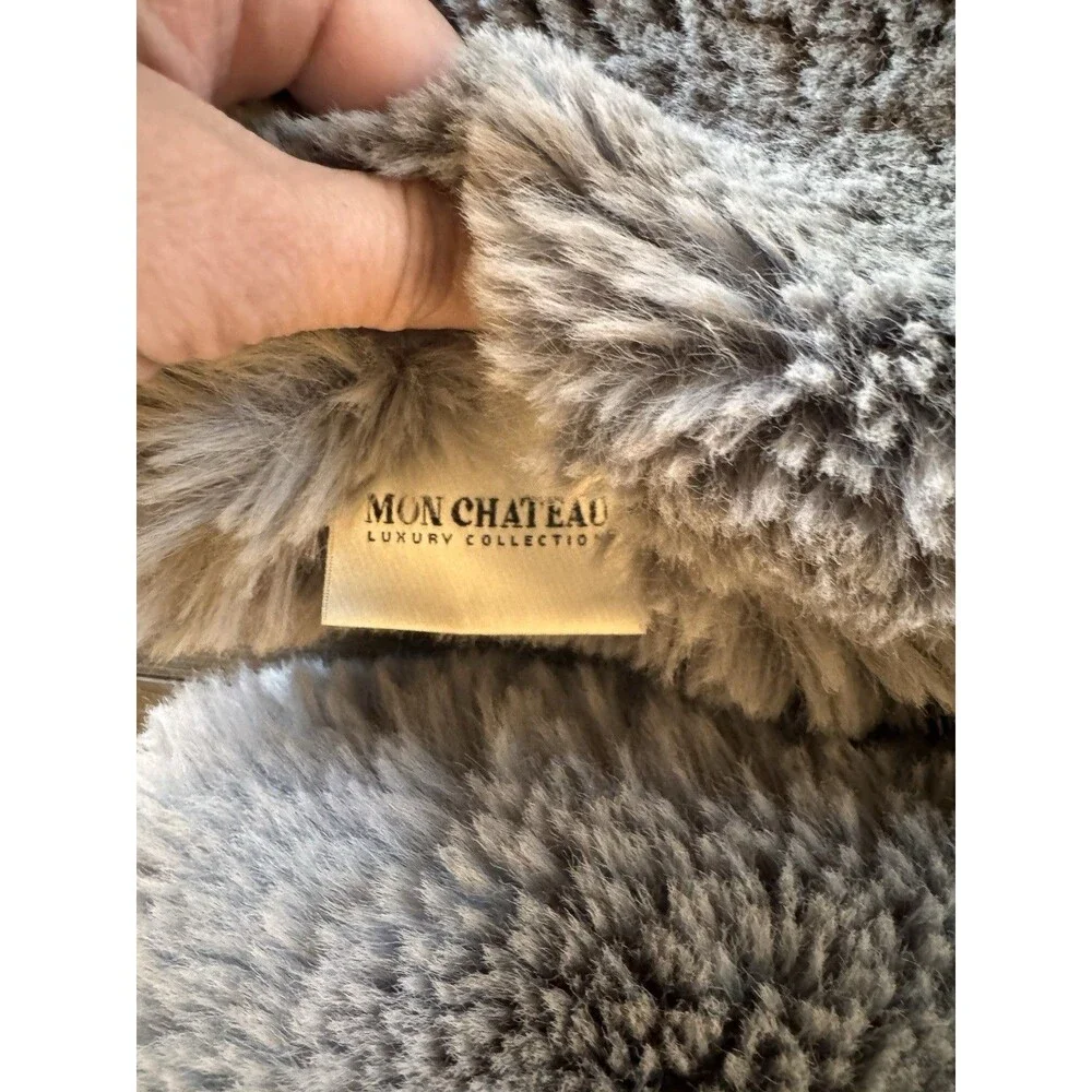 Mon Chateau Luxury Collection, Gray Faux Fur Pillow Insert, Lot Of 2, 20x20